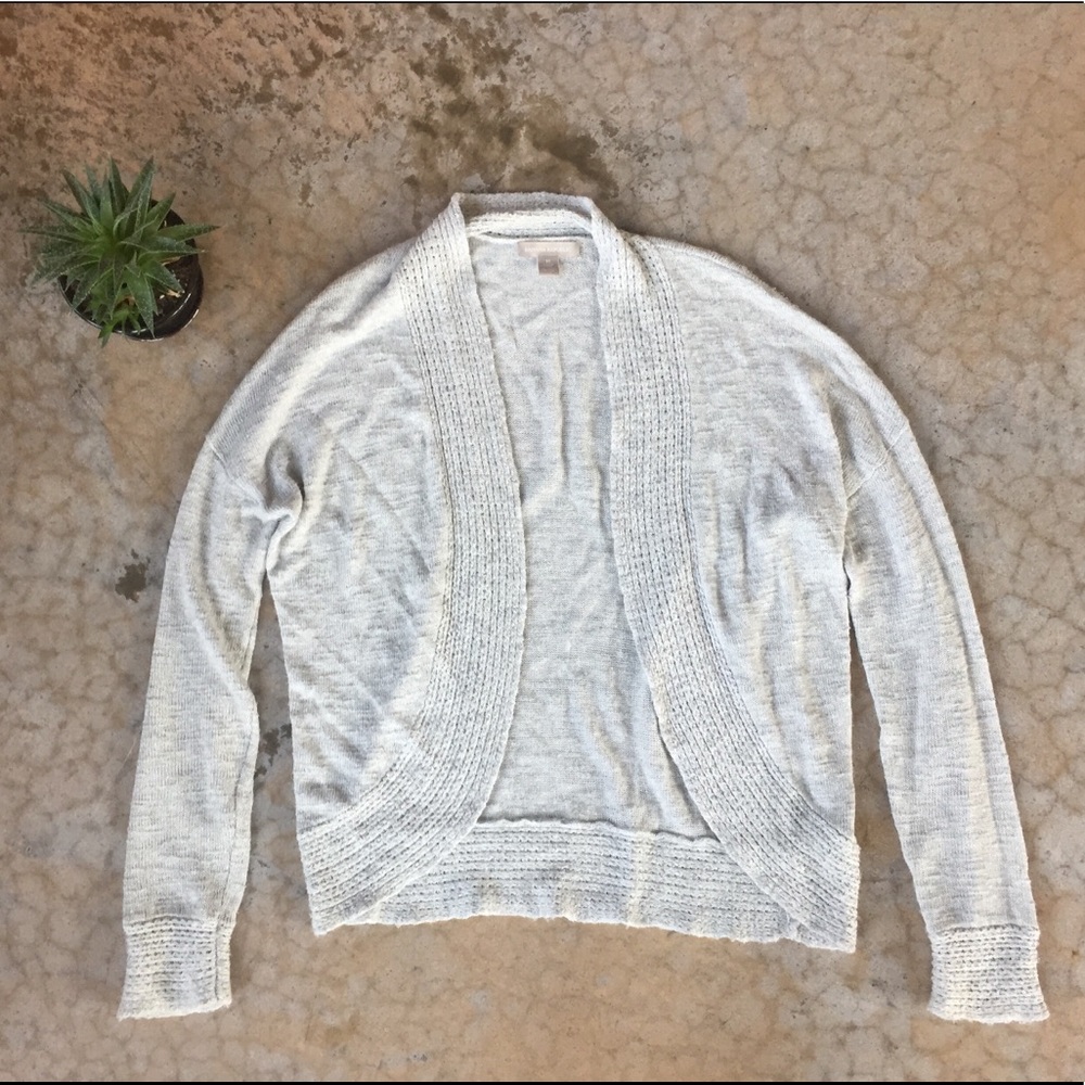 ⚡️⚡️3/$10 Banana Republic cozy grey cardigan